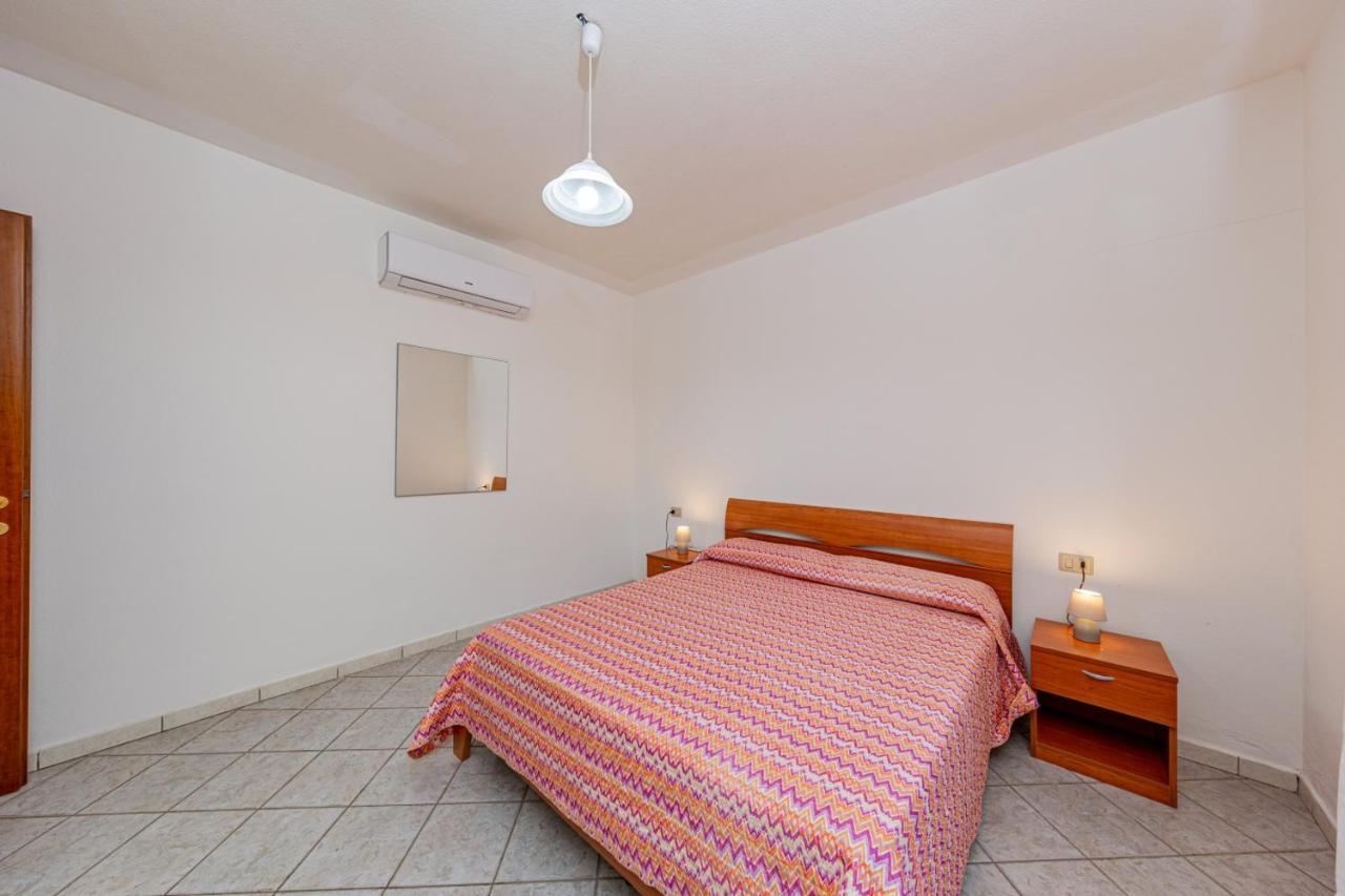 Appartamento Residenziale Trilocale 6 Posti Letto Via Sardegna San Teodoro San Teodoro  Exteriér fotografie